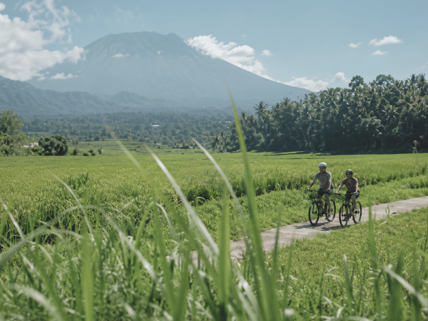 east-bali-to-virgin-beach-mountain-to-white-sand-beach-cycling-tour-min-2-pax